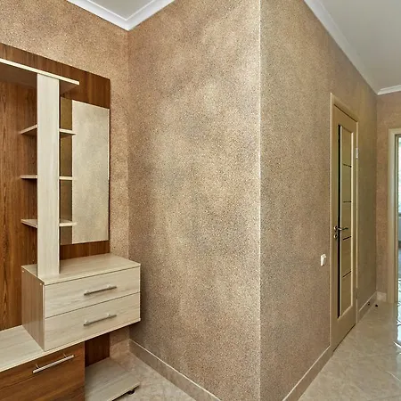 Apartment Pomiretska Street 9 *